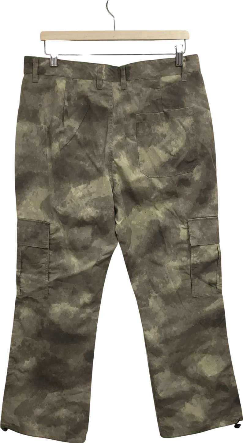 boohooMan Green Straight Leg Cargo Trousers W34